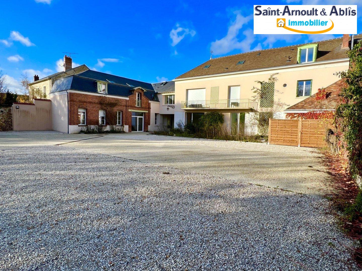 F2 Ablis, centre village