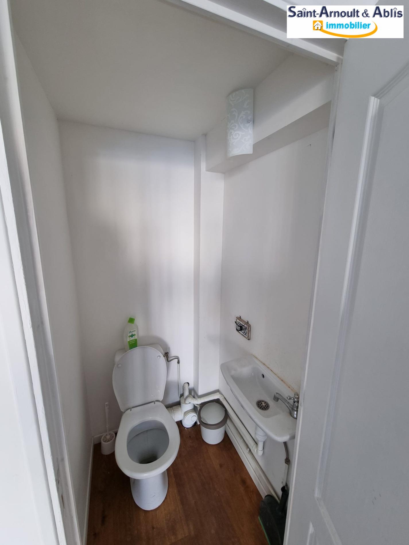 LOCAL COMMERCIAL SONCHAMP 78120